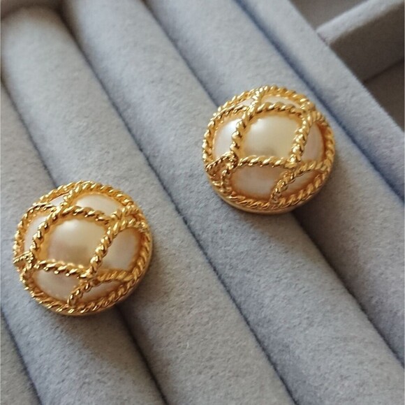 Joan Rivers Goldtone Caged pearl pierced earrings - Picture 2 of 9